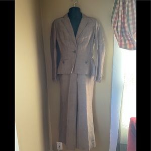 Full Bandolino Women’s Suit Beige / Tan